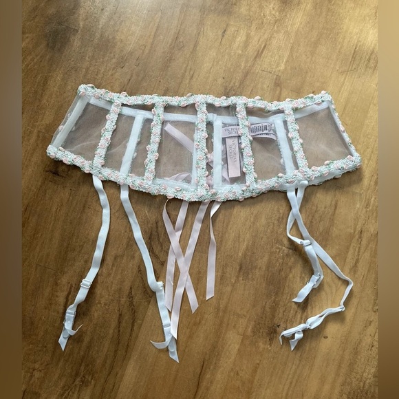 VICTORIA SECRET Dream Angels Secret Garden Floral Garter Belt White Medium/large - Picture 6 of 6